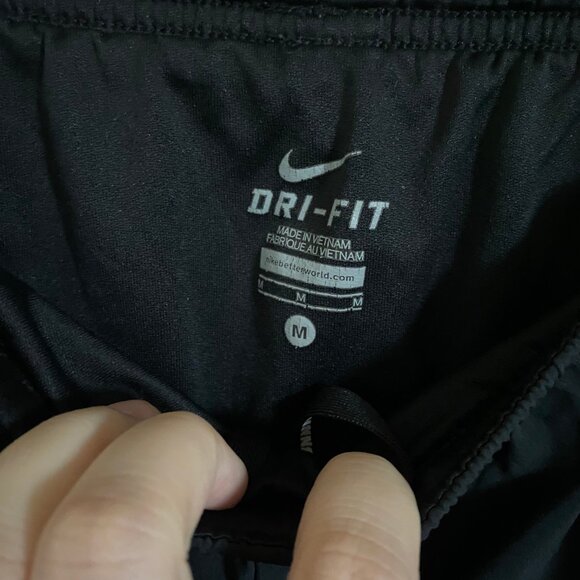 Nike Basketball Shorts - Picture 2 of 5